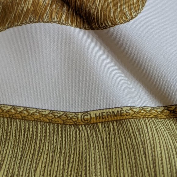 Auth Hermès Gold Poste et Cavalerie Silk Scarf 90 cm by Joachim Metz - Picture 7 of 10